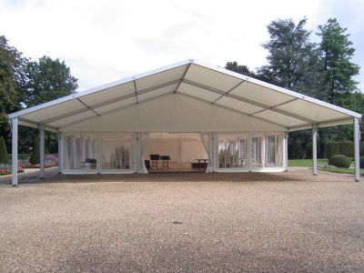 Auvent 15x10m pour cocktail attenant à la tente principale